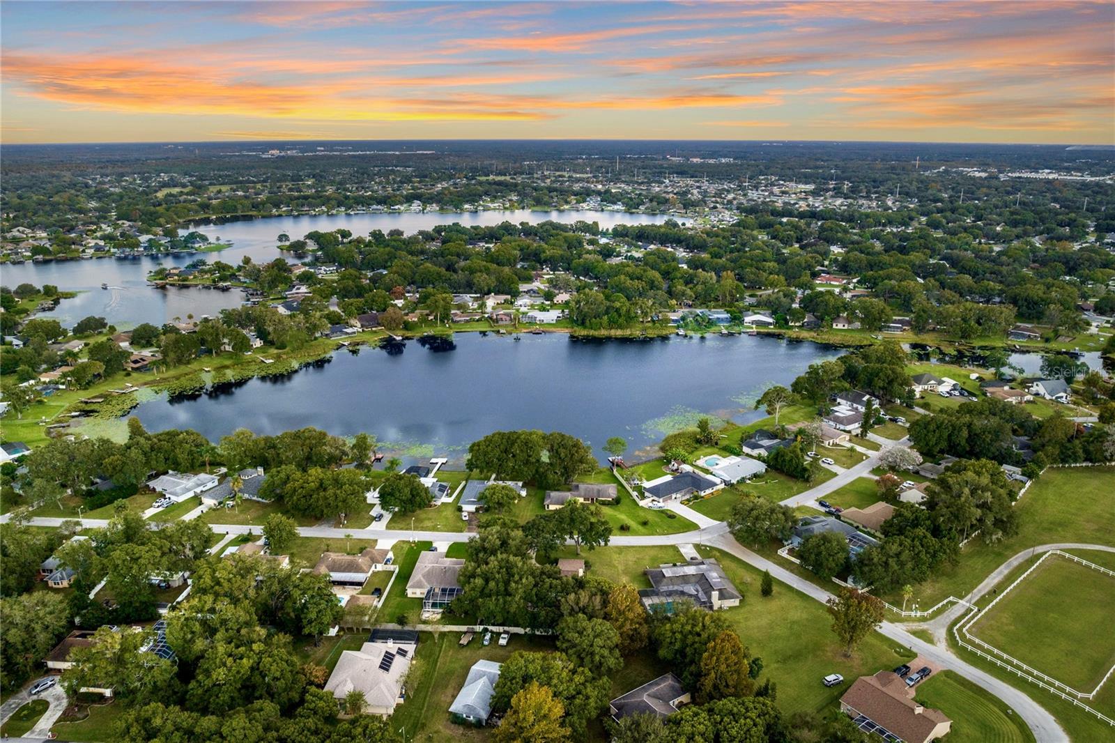 3744 E LAKE DR, LAND O LAKES, FL, 34639