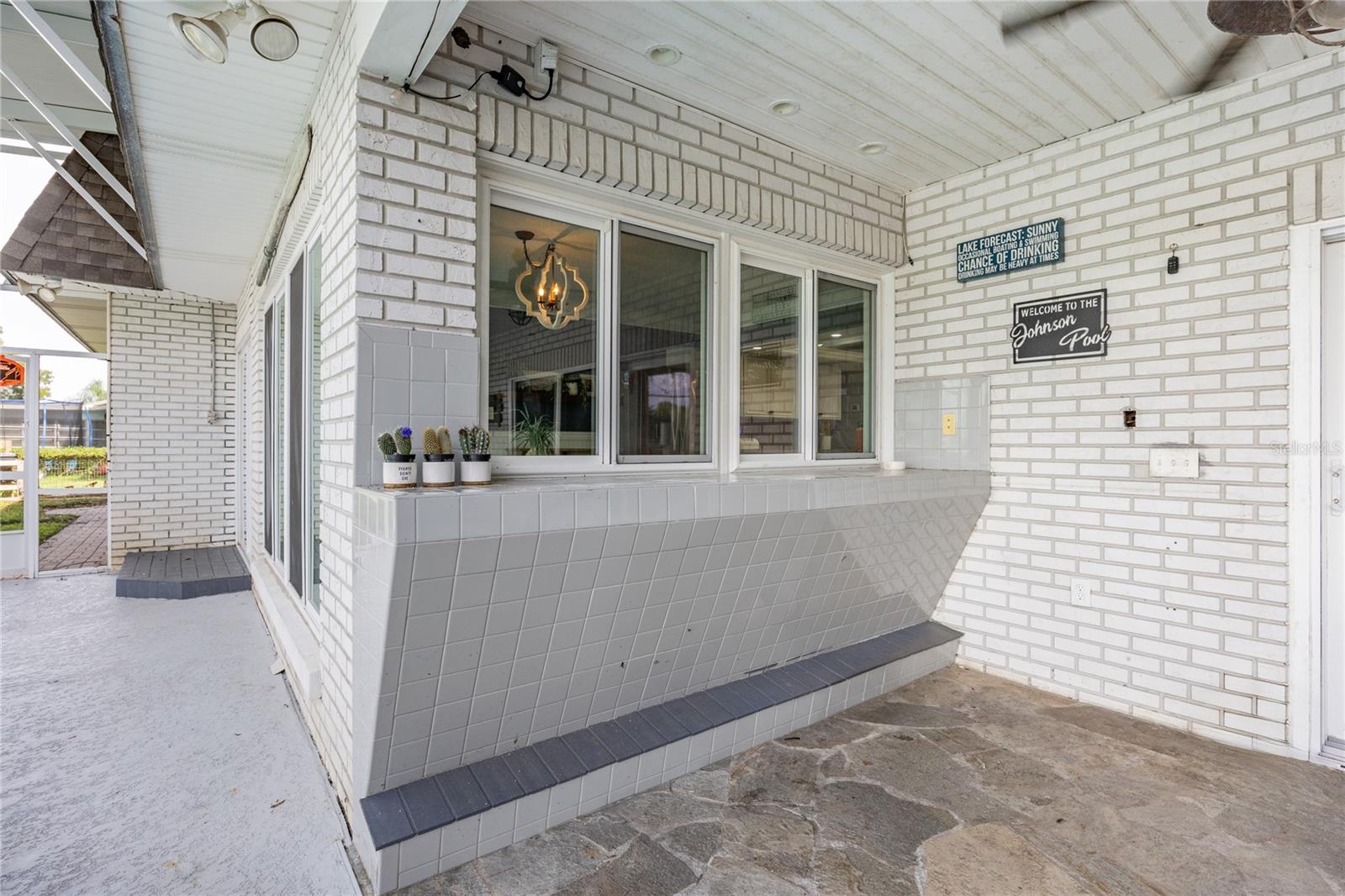 3744 E LAKE DR, LAND O LAKES, FL, 34639