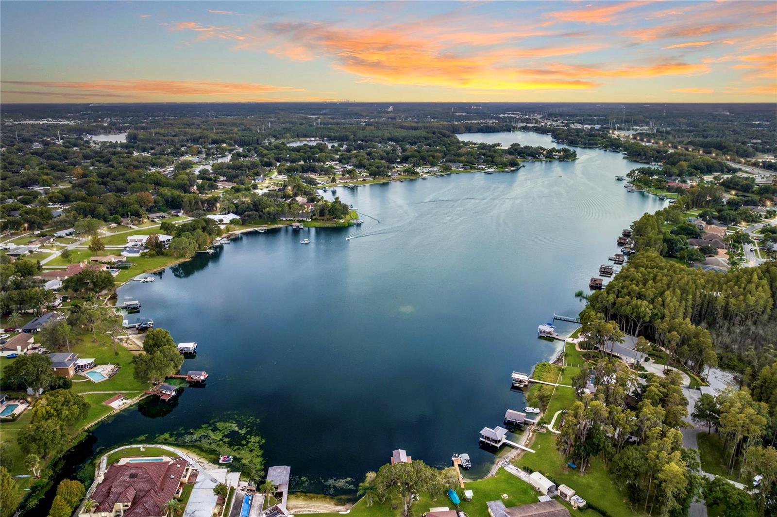 3744 E LAKE DR, LAND O LAKES, FL, 34639