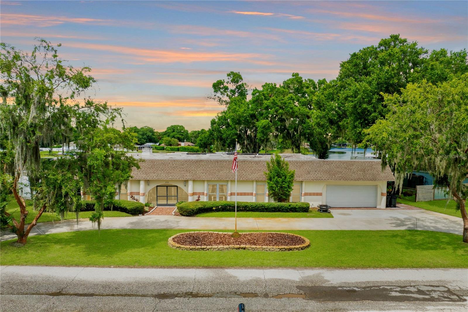 3744 E LAKE DR, LAND O LAKES, FL, 34639