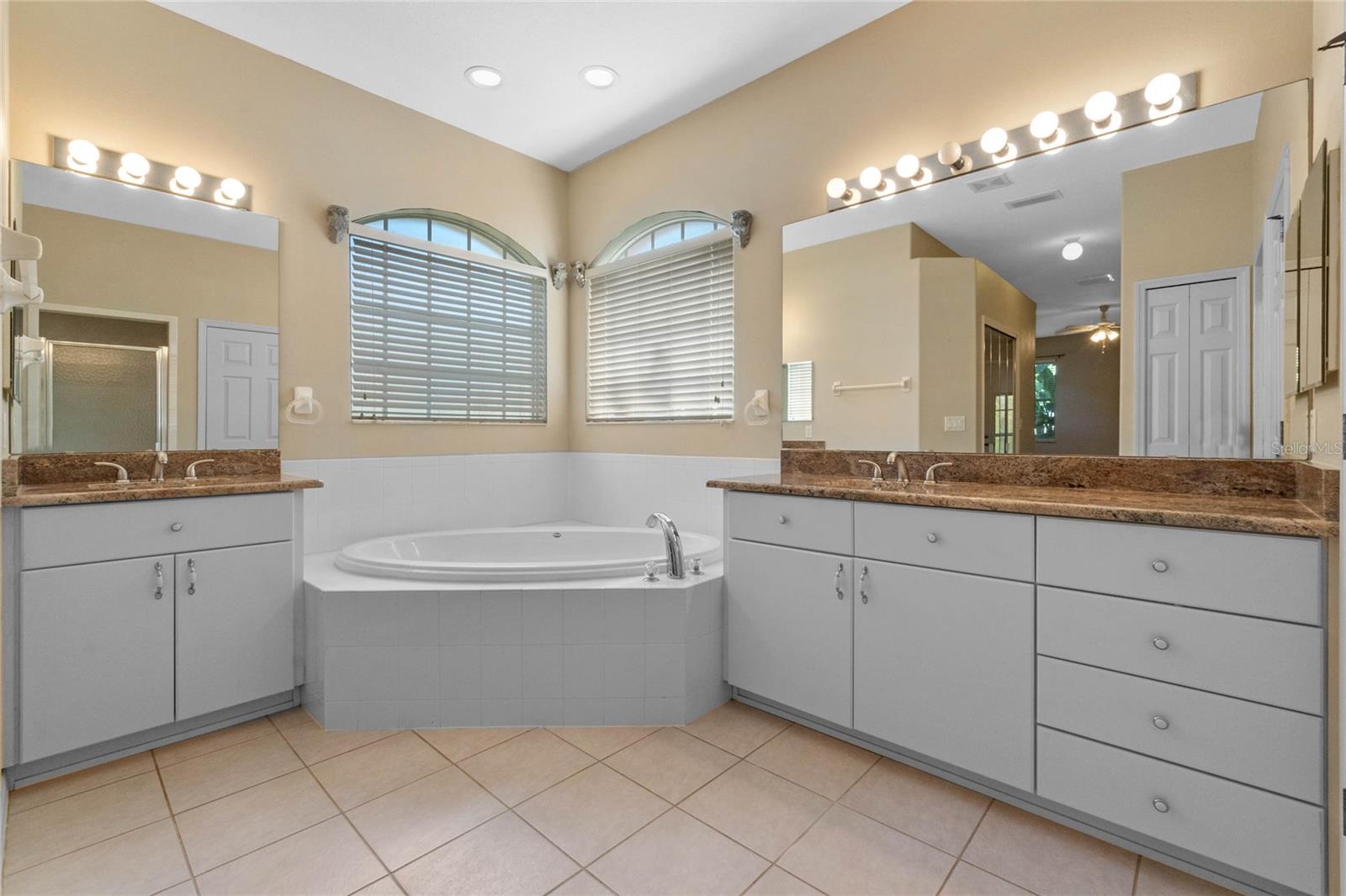 21127 LADY MARION WAY, LEESBURG, FL, 34748