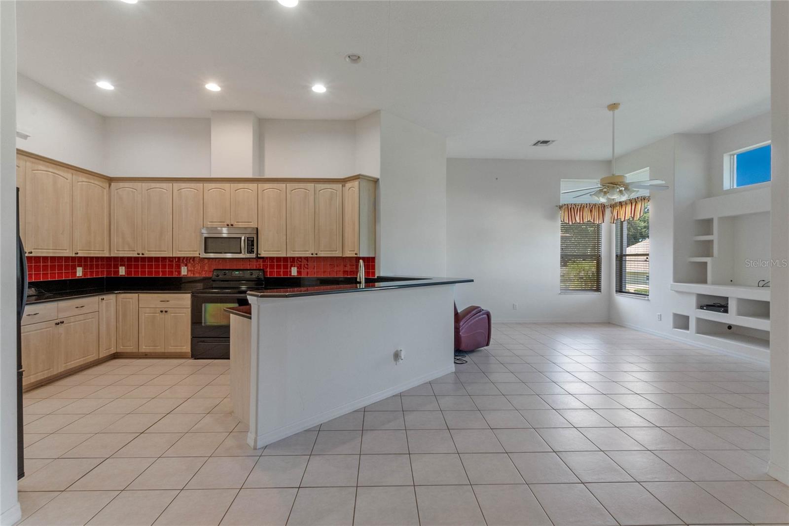 21127 LADY MARION WAY, LEESBURG, FL, 34748