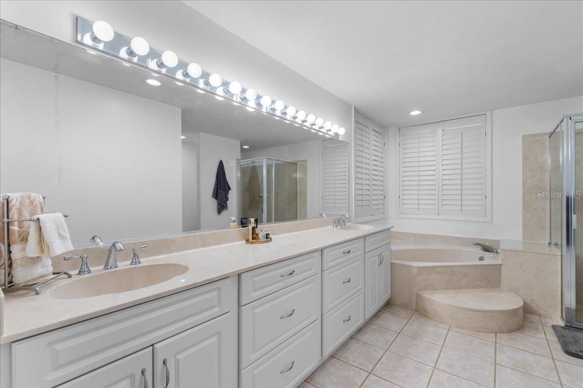 13 BAY POINTE DR, ORMOND BEACH, FL, 32174