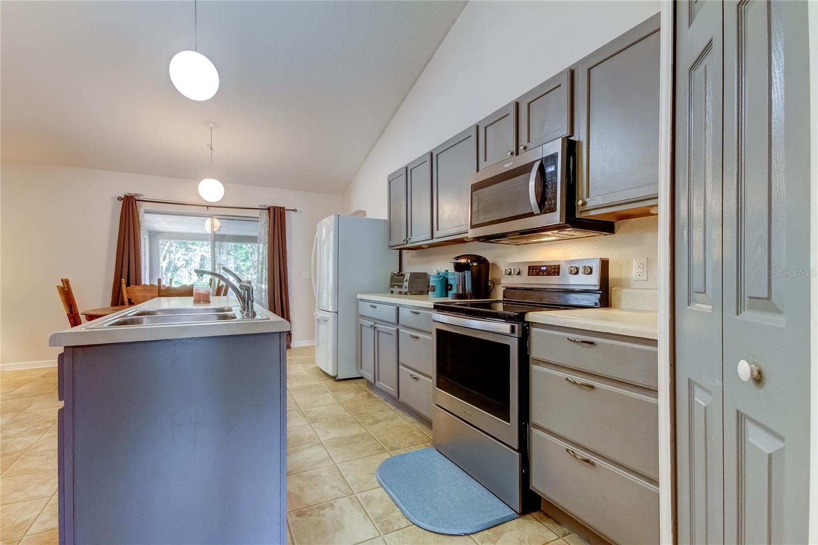 11009 MAYBIRD AVE, WEEKI WACHEE, FL, 34613
