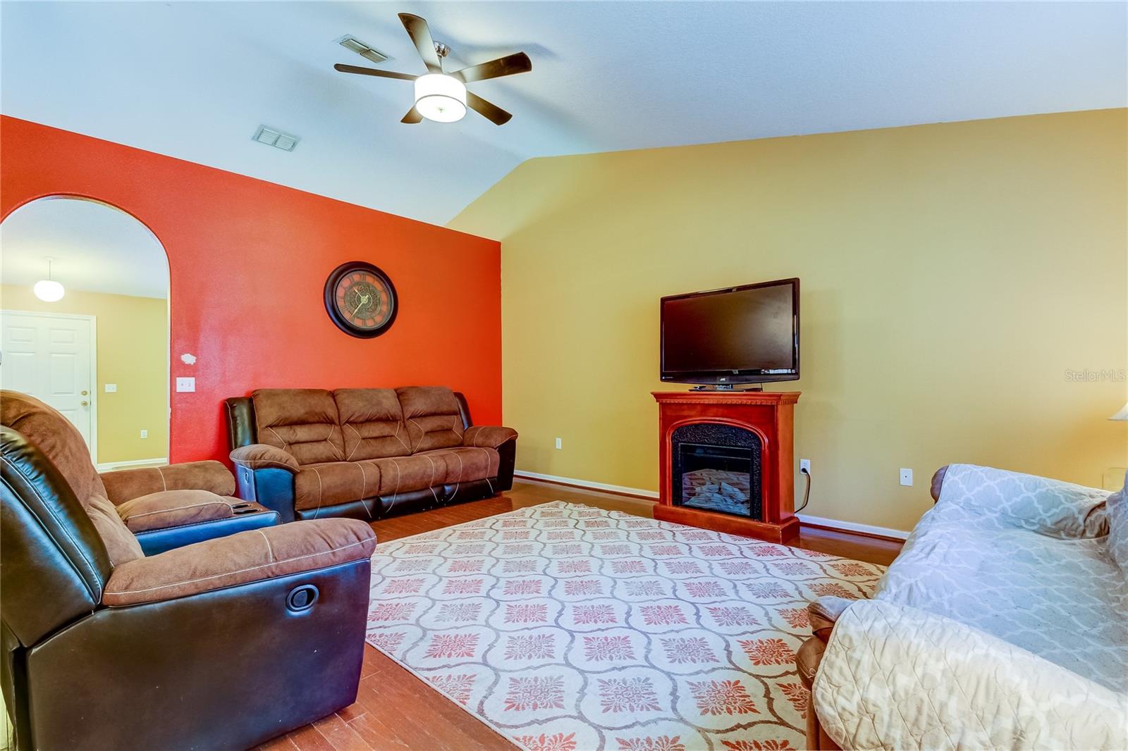 11009 MAYBIRD AVE, WEEKI WACHEE, FL, 34613