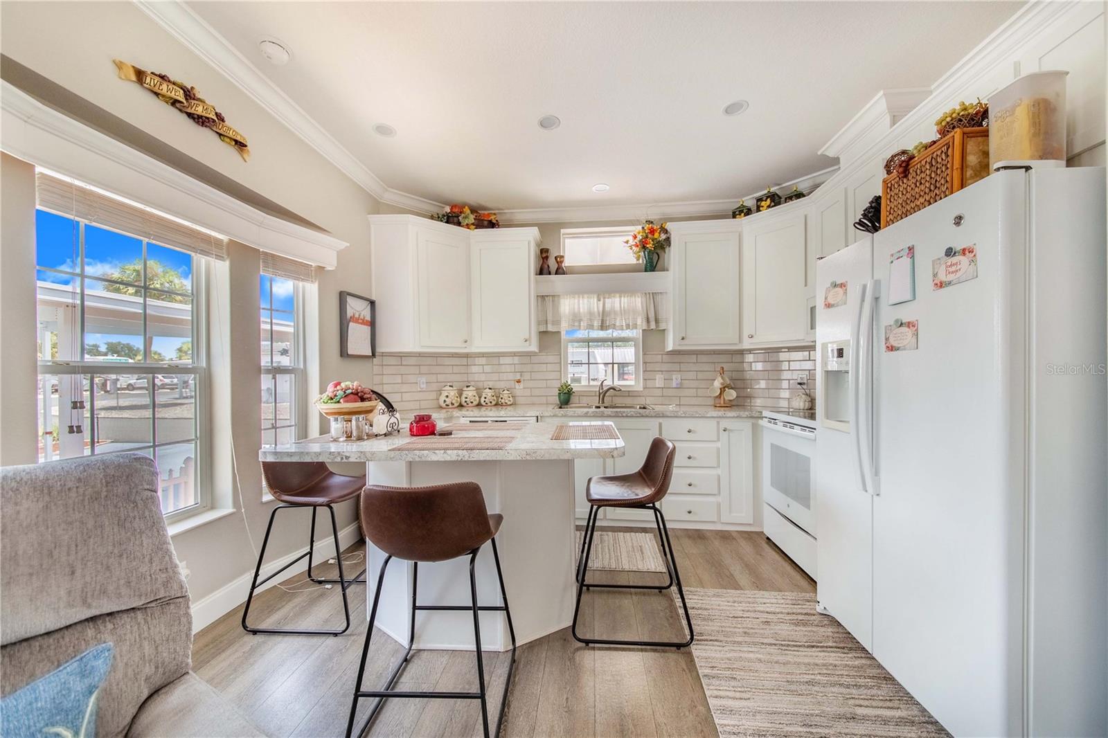 P4931473 Property Photo