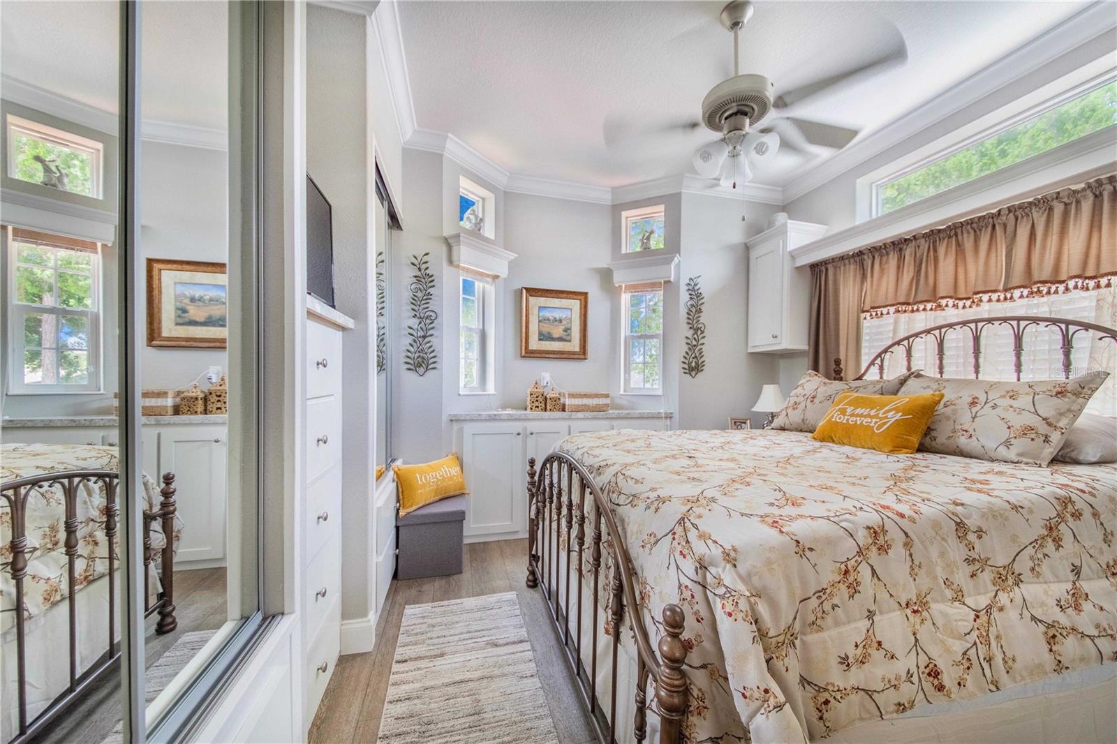 P4931473 Property Photo