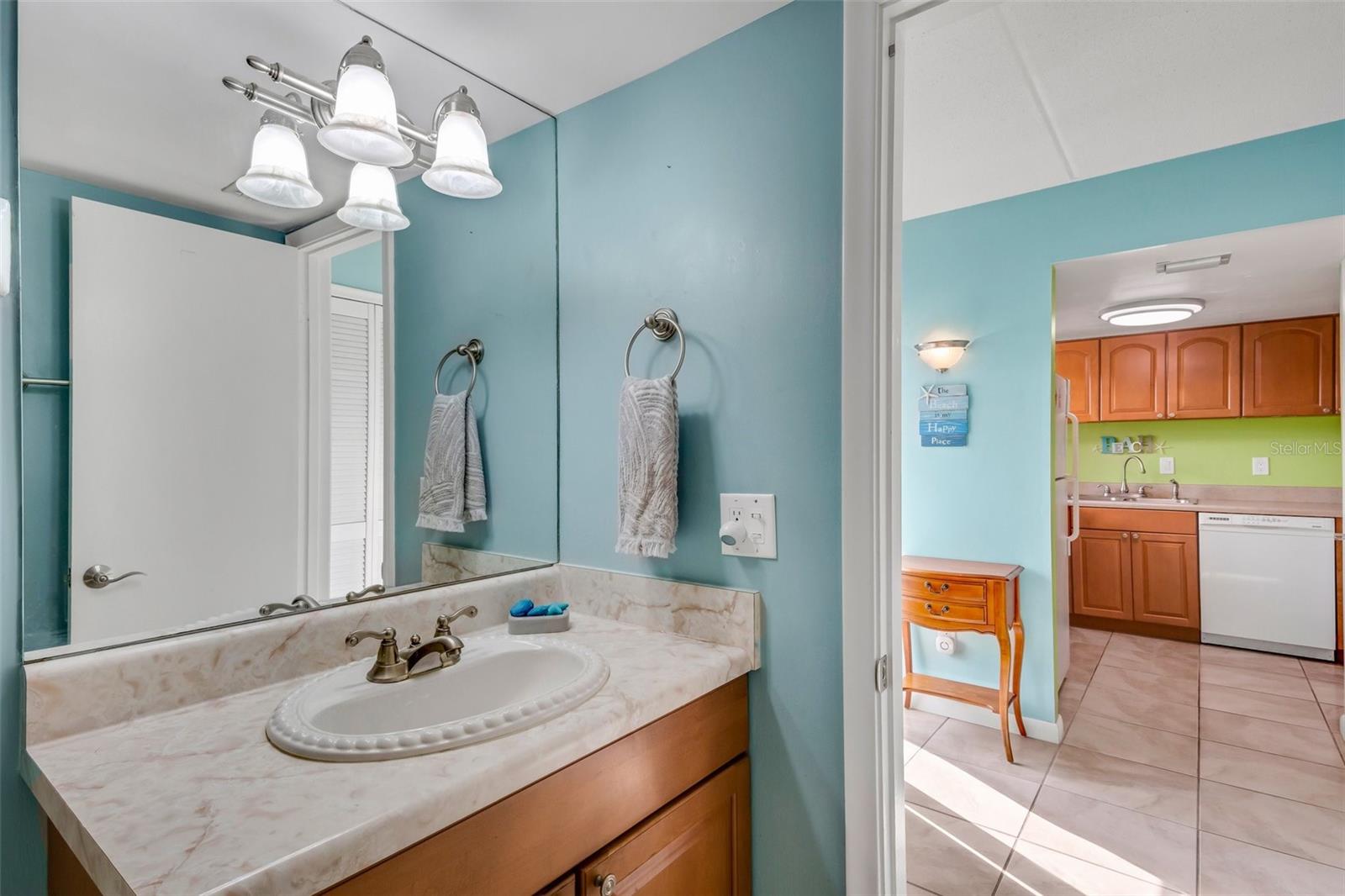 845 BENJAMIN FRANKLIN DR #202, SARASOTA, FL, 34236