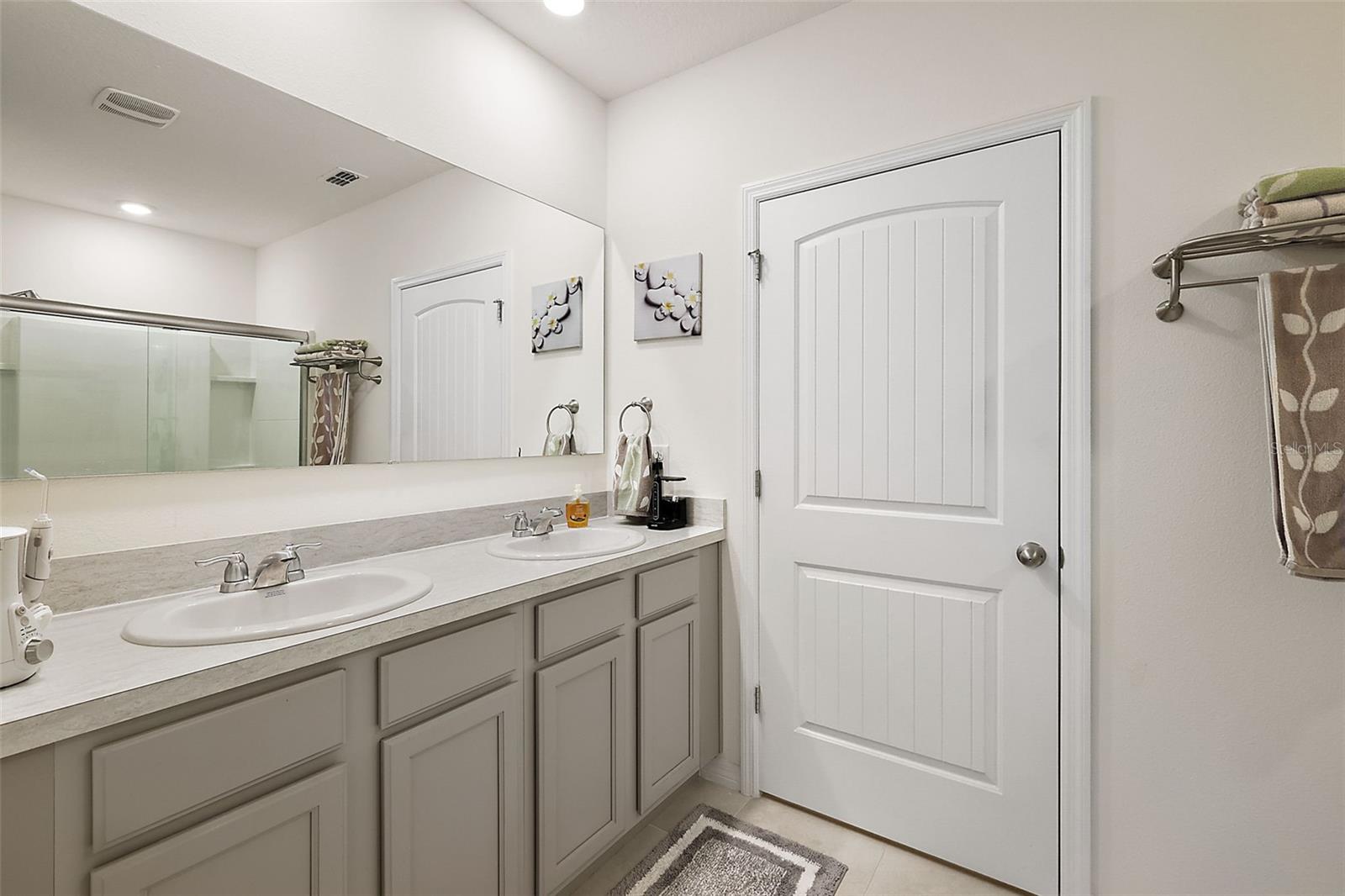 29251 ARMOYAN BLVD, LEESBURG, FL, 34748
