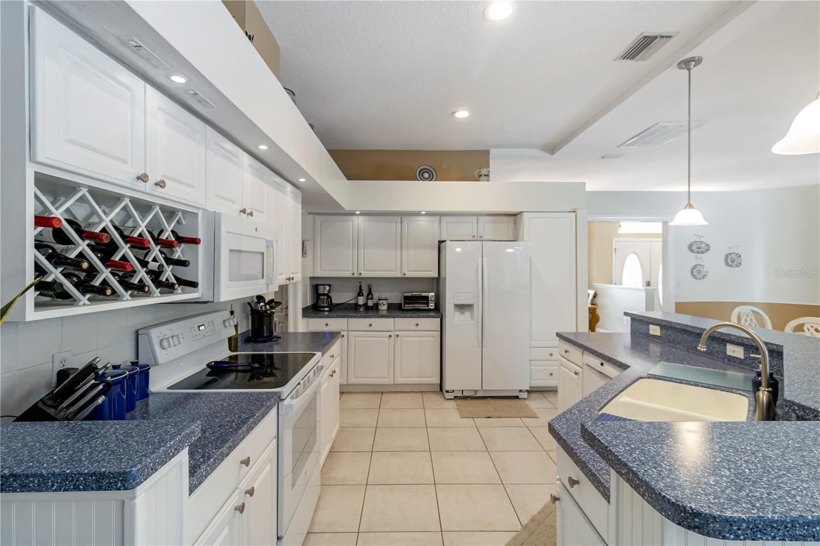 7219 WAREHAM DR, TAMPA, FL, 33647