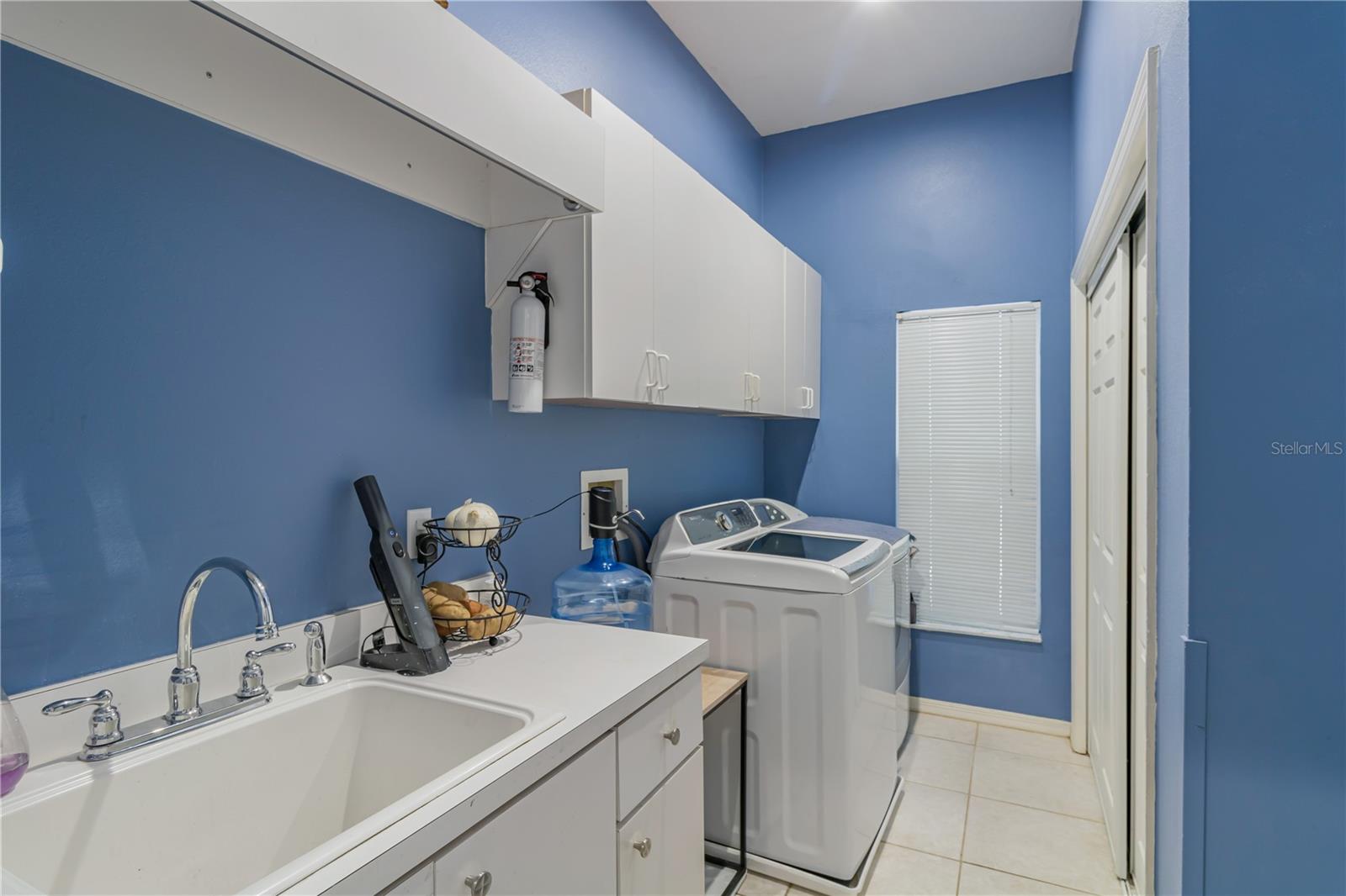 7219 WAREHAM DR, TAMPA, FL, 33647