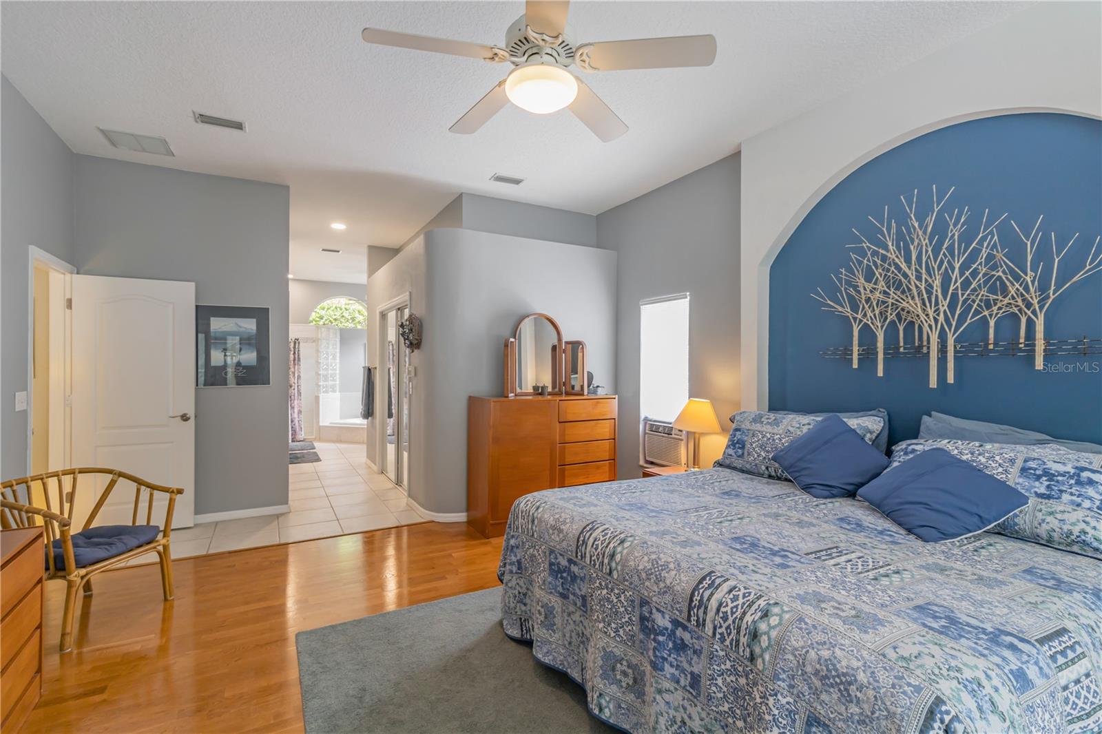 7219 WAREHAM DR, TAMPA, FL, 33647