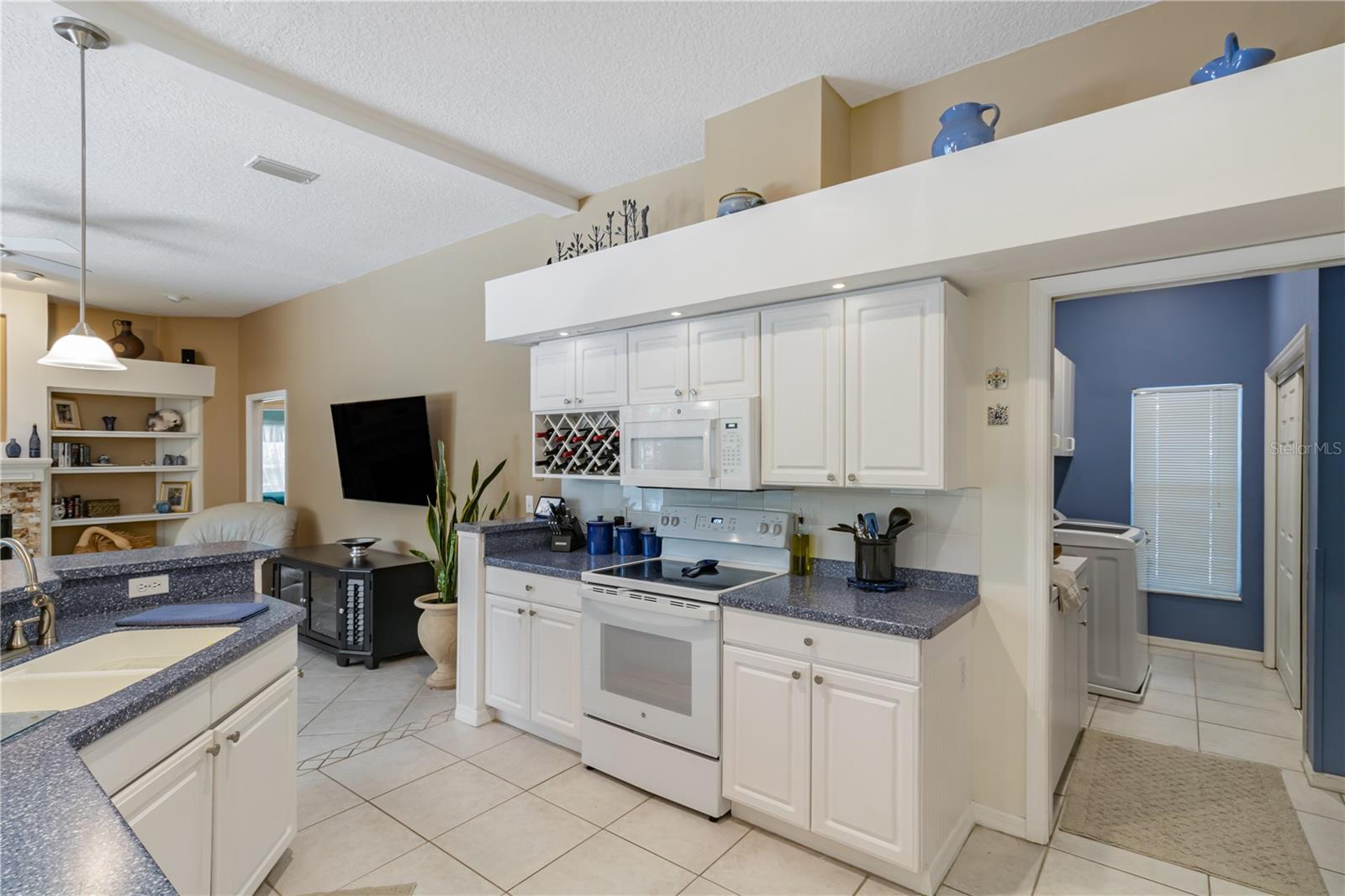 7219 WAREHAM DR, TAMPA, FL, 33647