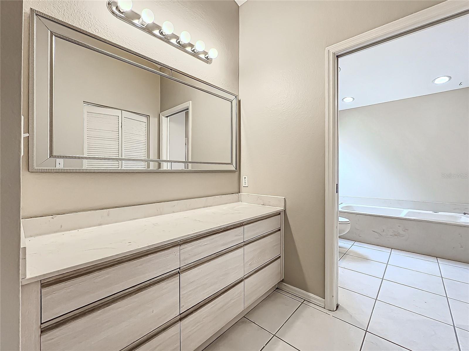 6128 NICOLE DR, SARASOTA, FL, 34243