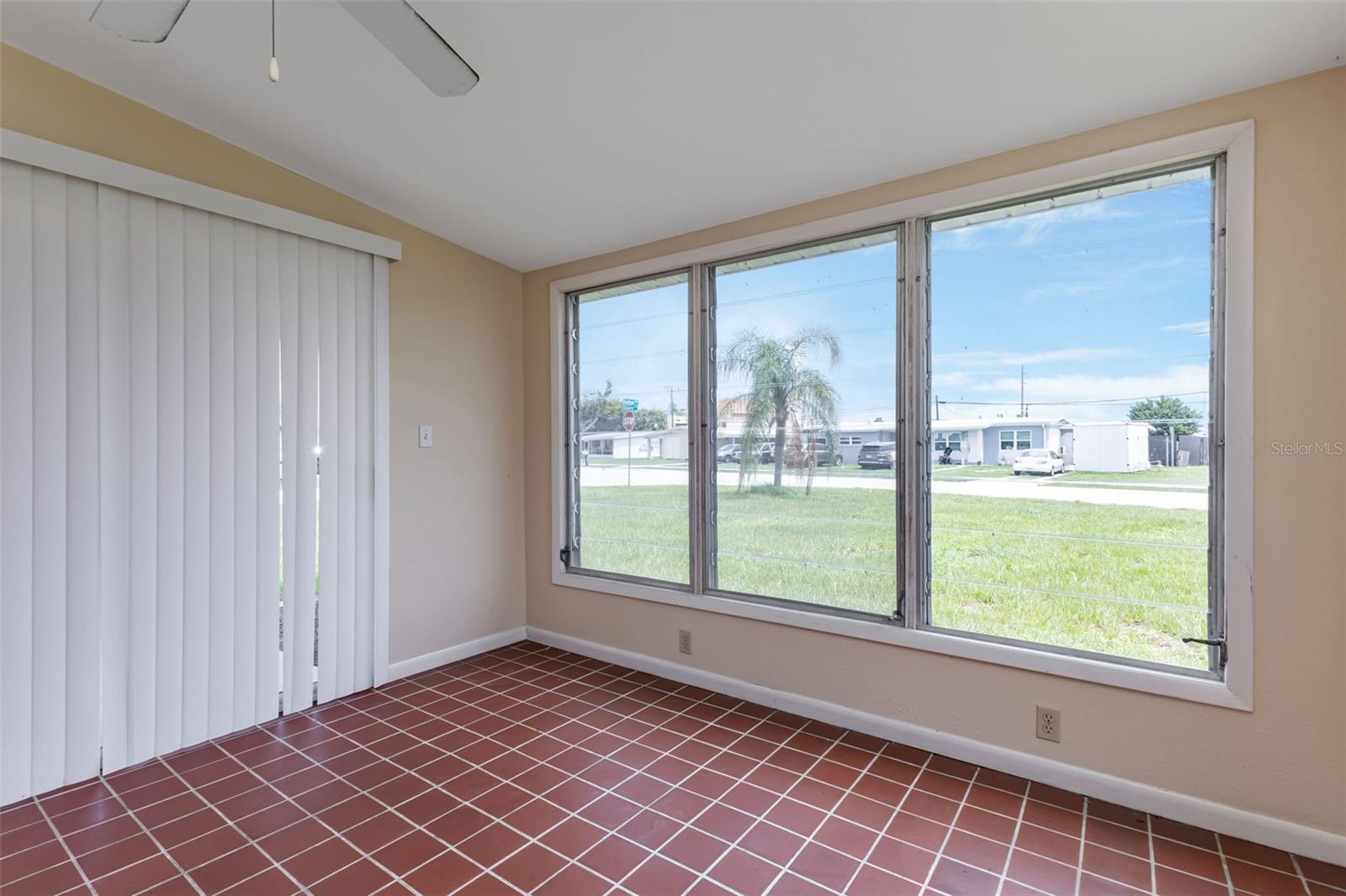 211 DALTON BLVD, PORT CHARLOTTE, FL, 33952