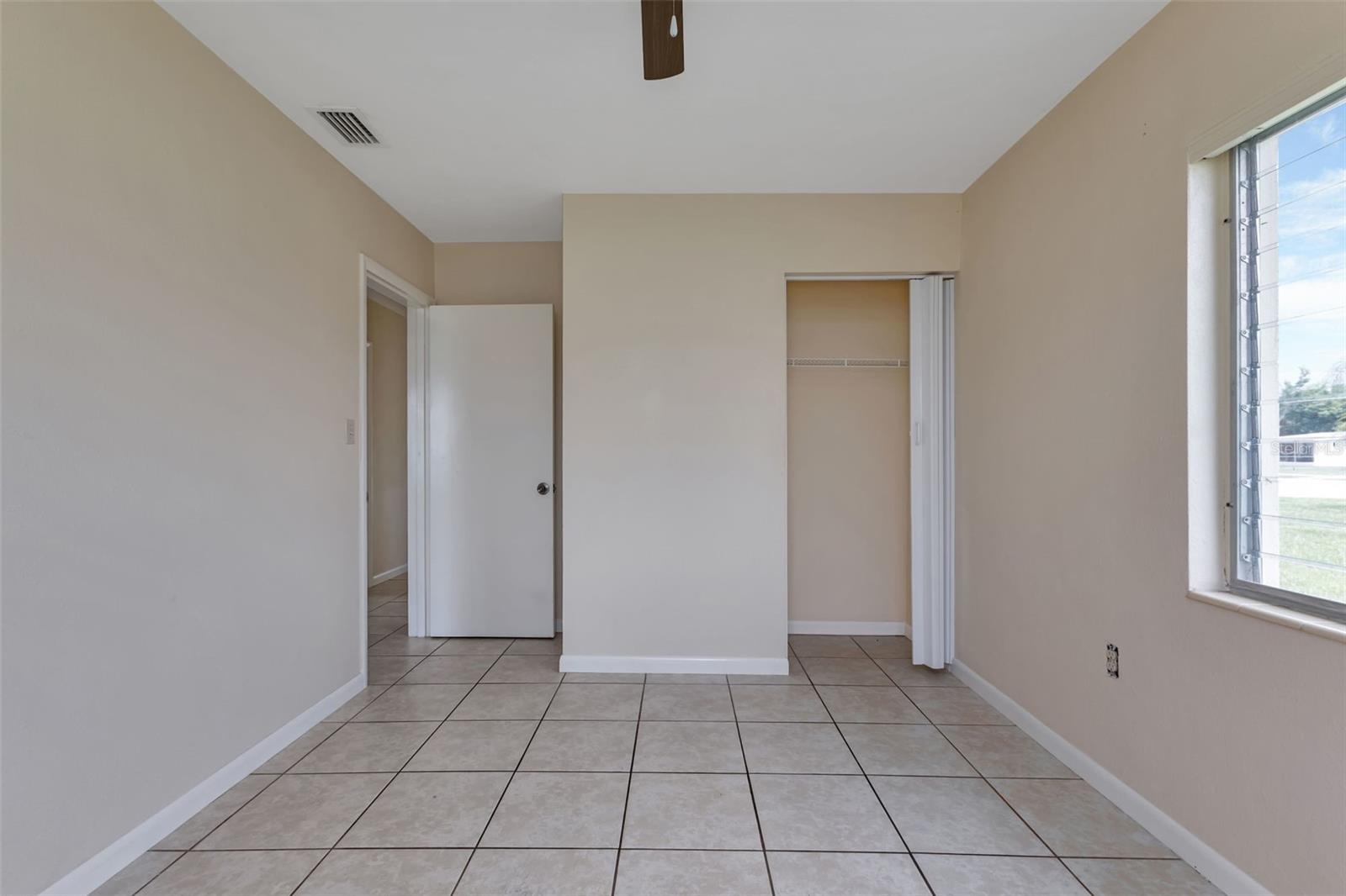 211 DALTON BLVD, PORT CHARLOTTE, FL, 33952
