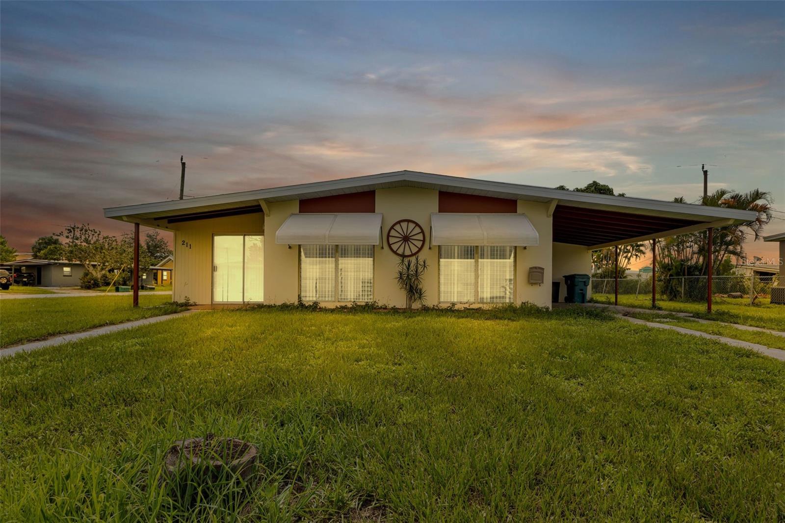 211 DALTON BLVD, PORT CHARLOTTE, FL, 33952