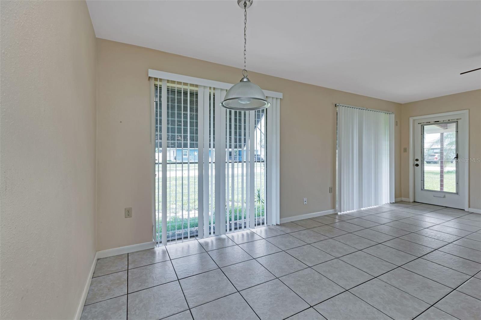 211 DALTON BLVD, PORT CHARLOTTE, FL, 33952