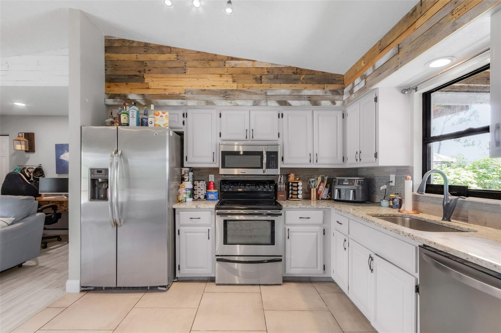 455 LENOIR ST NW, PORT CHARLOTTE, FL, 33948