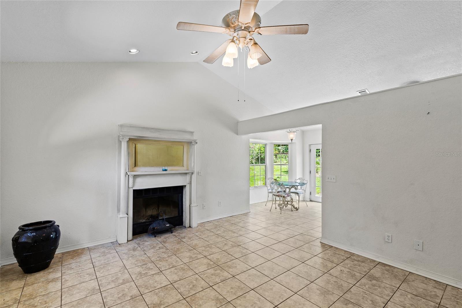 15015 S HIGHWAY 25, WEIRSDALE, FL, 32195