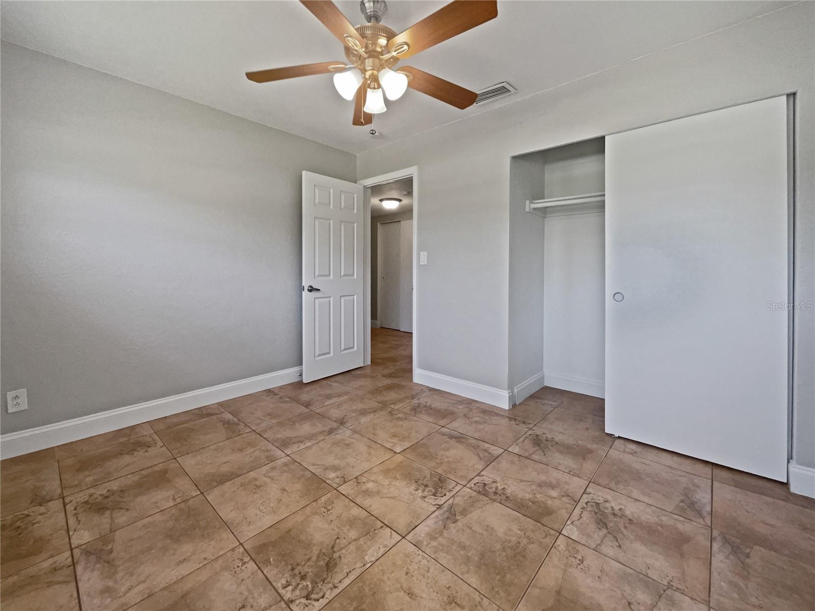 4185 BARRACUDA DR SE, ST PETERSBURG, FL, 33705
