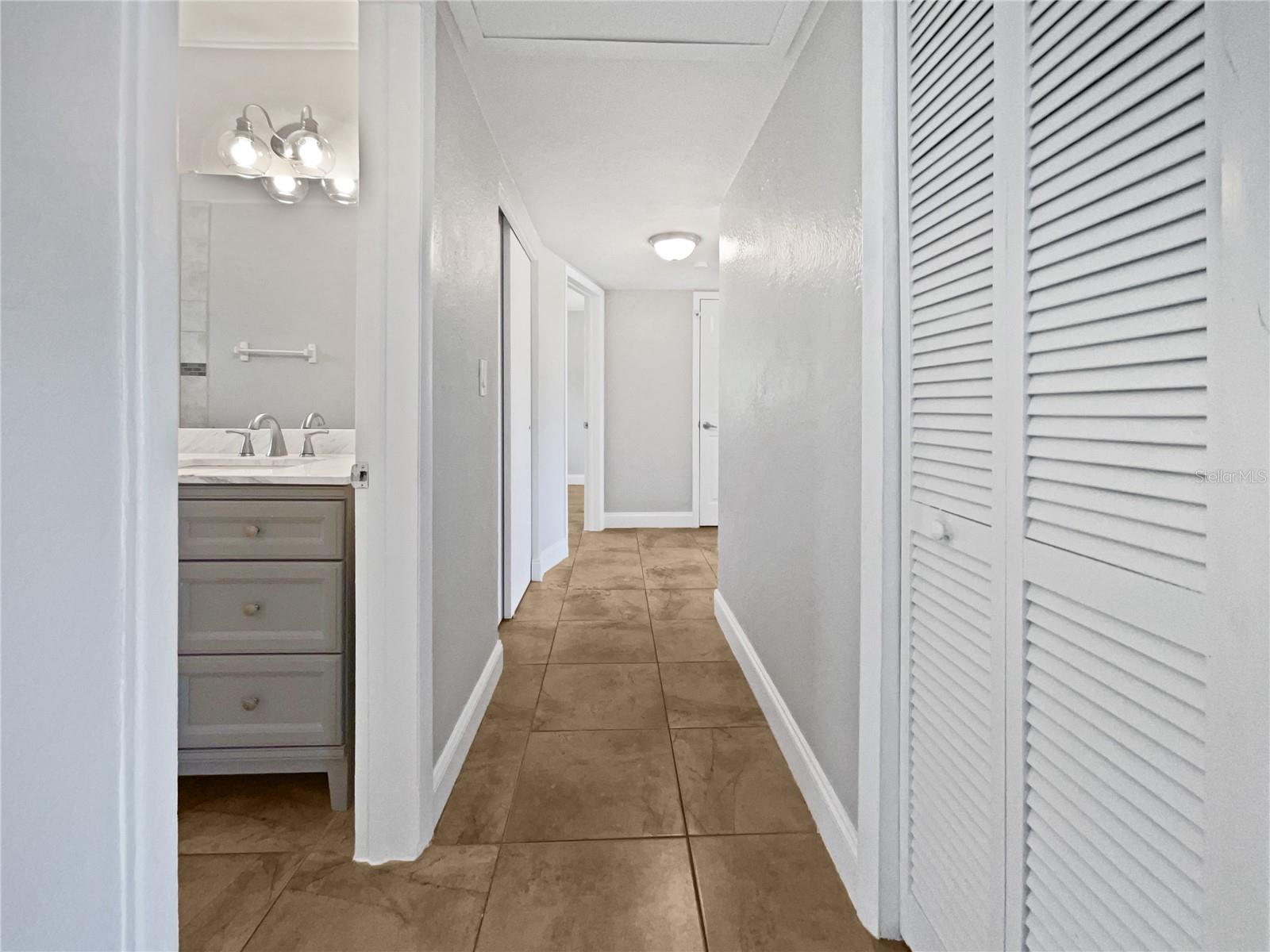 4185 BARRACUDA DR SE, ST PETERSBURG, FL, 33705