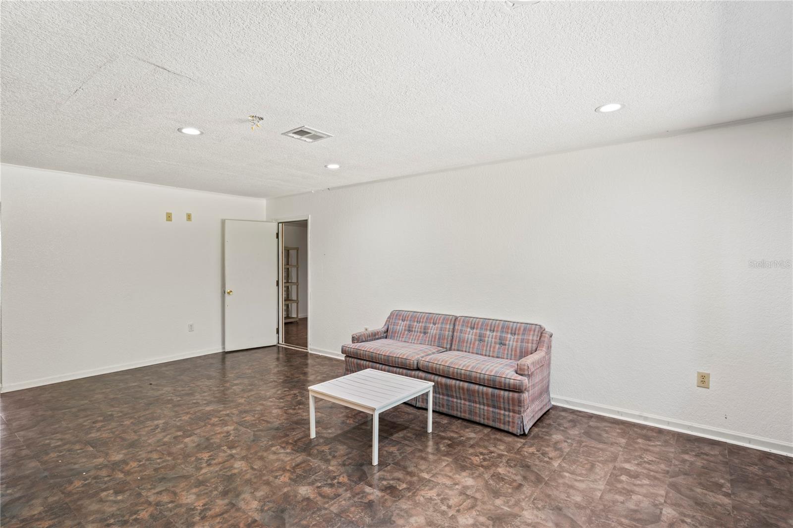 13600 PONCE DE LEON BLVD, BROOKSVILLE, FL, 34601