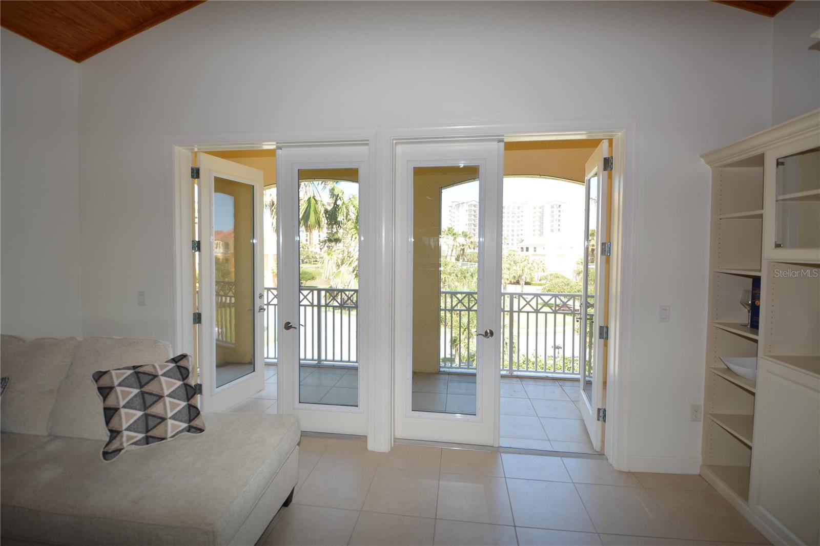25 CASA BELLA CIR #303, PALM COAST, FL, 32137