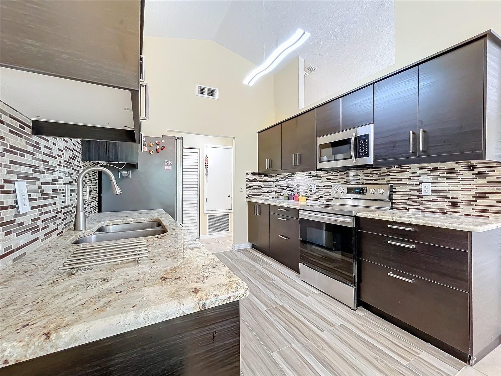 2760 WHISPER LAKES CLUB CIR, ORLANDO, FL, 32837