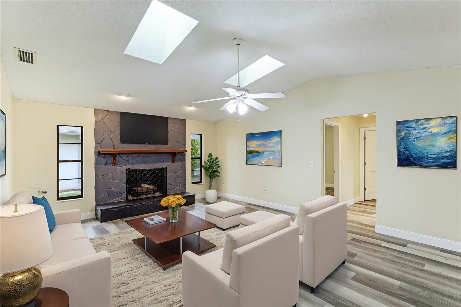 1535 BAY HILL CIR, SARASOTA, FL, 34232