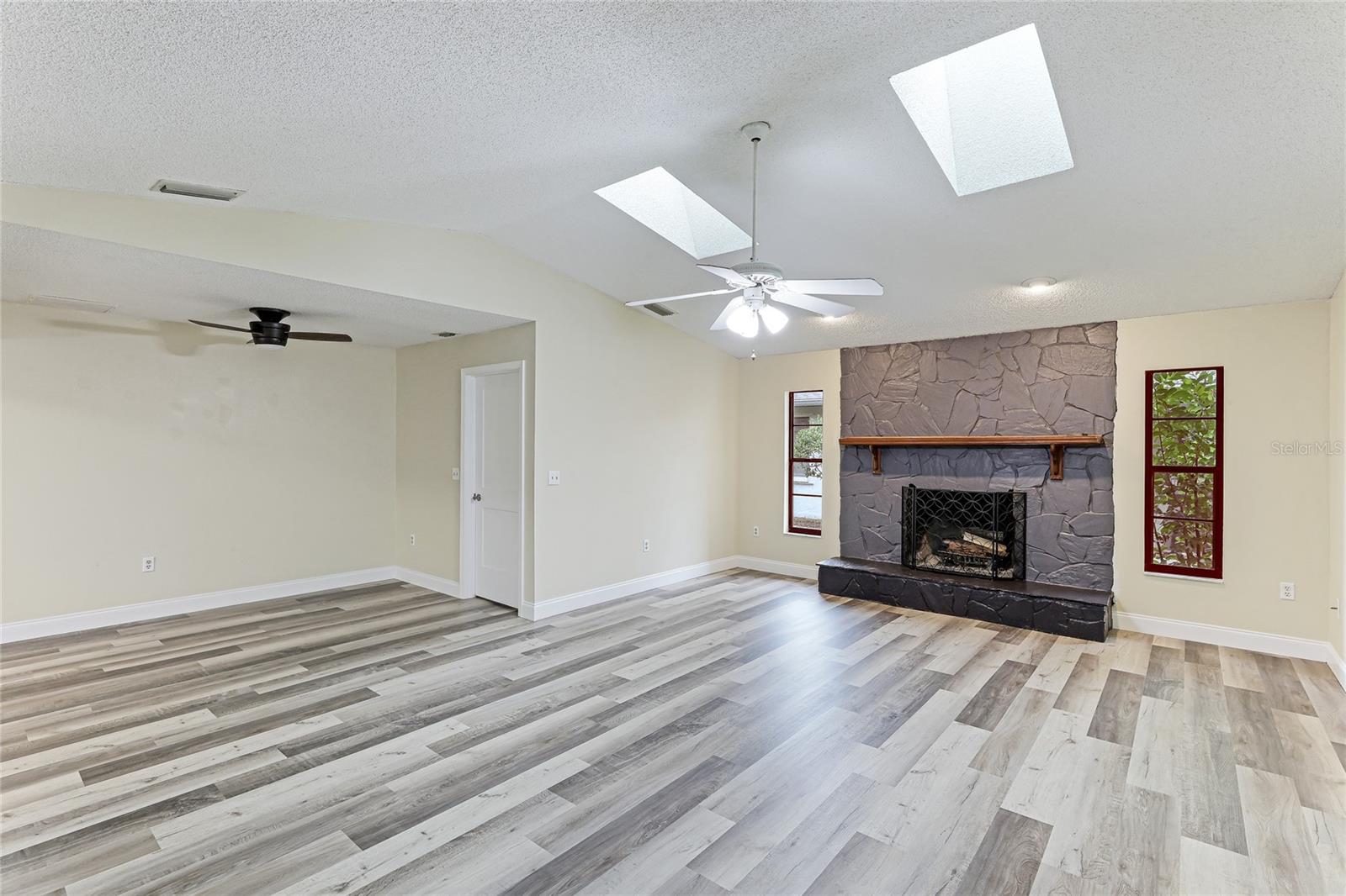 1535 BAY HILL CIR, SARASOTA, FL, 34232