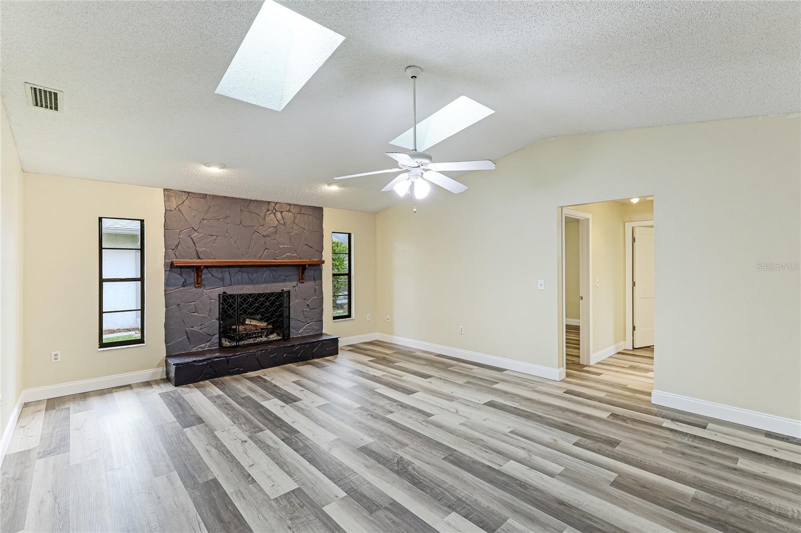 1535 BAY HILL CIR, SARASOTA, FL, 34232