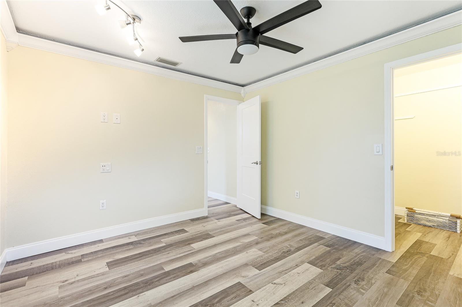 1535 BAY HILL CIR, SARASOTA, FL, 34232