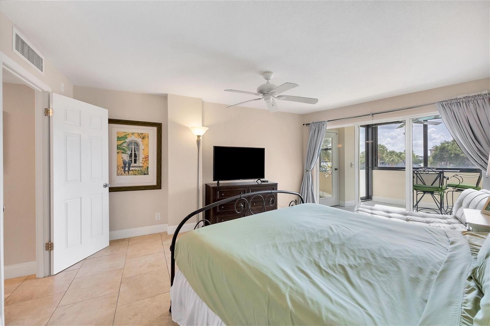 5855 MIDNIGHT PASS RD #201, SARASOTA, FL, 34242