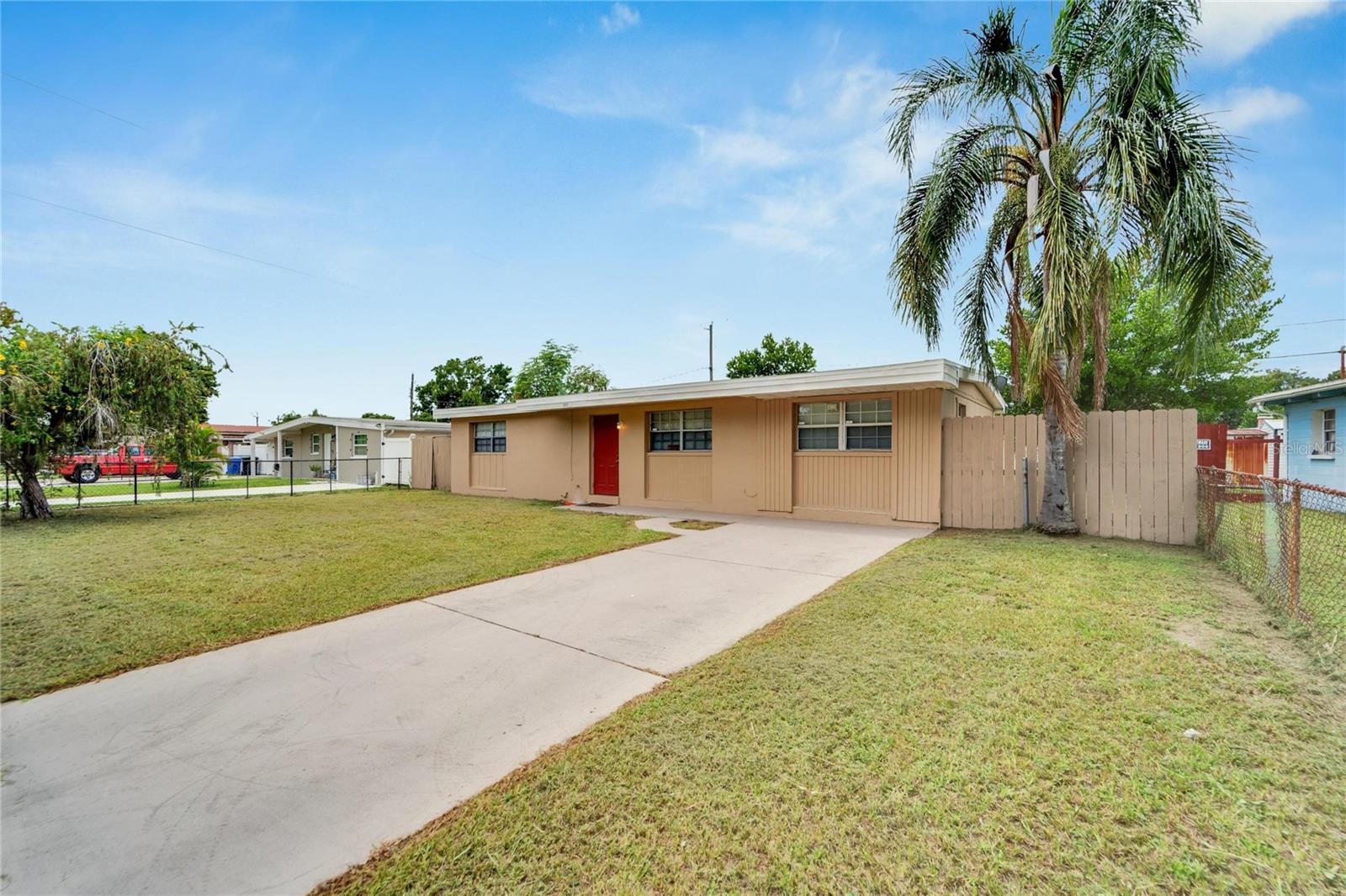 1317 WARRINGTON WAY, TAMPA, FL, 33619