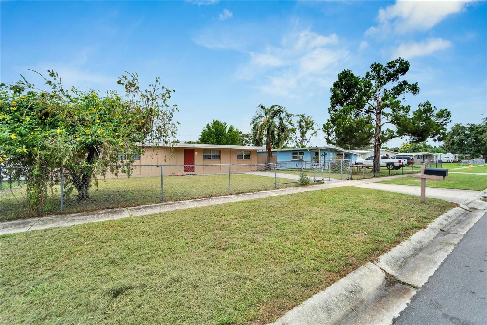 1317 WARRINGTON WAY, TAMPA, FL, 33619