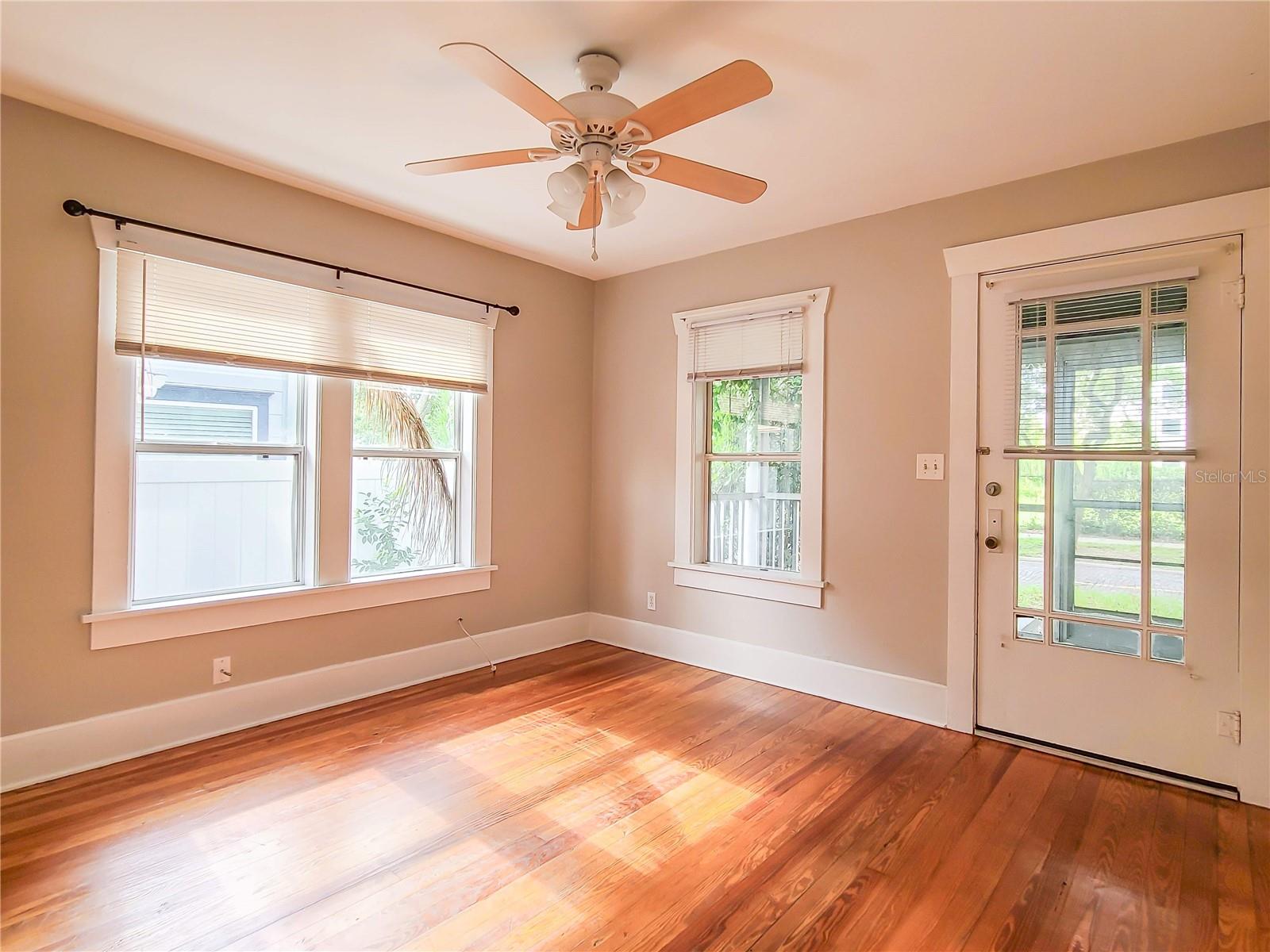 1009 7TH AVE N, ST PETERSBURG, FL, 33705
