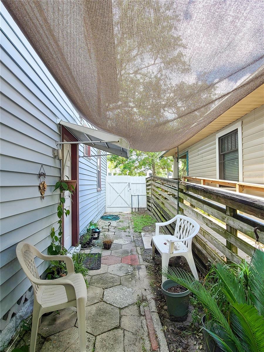 1009 7TH AVE N, ST PETERSBURG, FL, 33705
