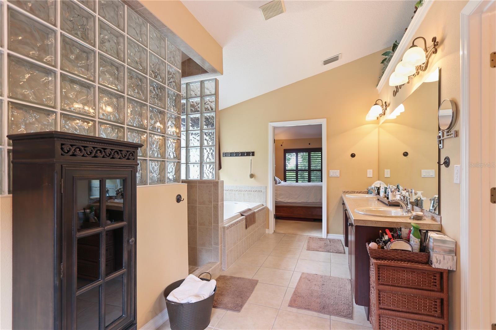 553 QUAIL LAKE DR, DEBARY, FL, 32713