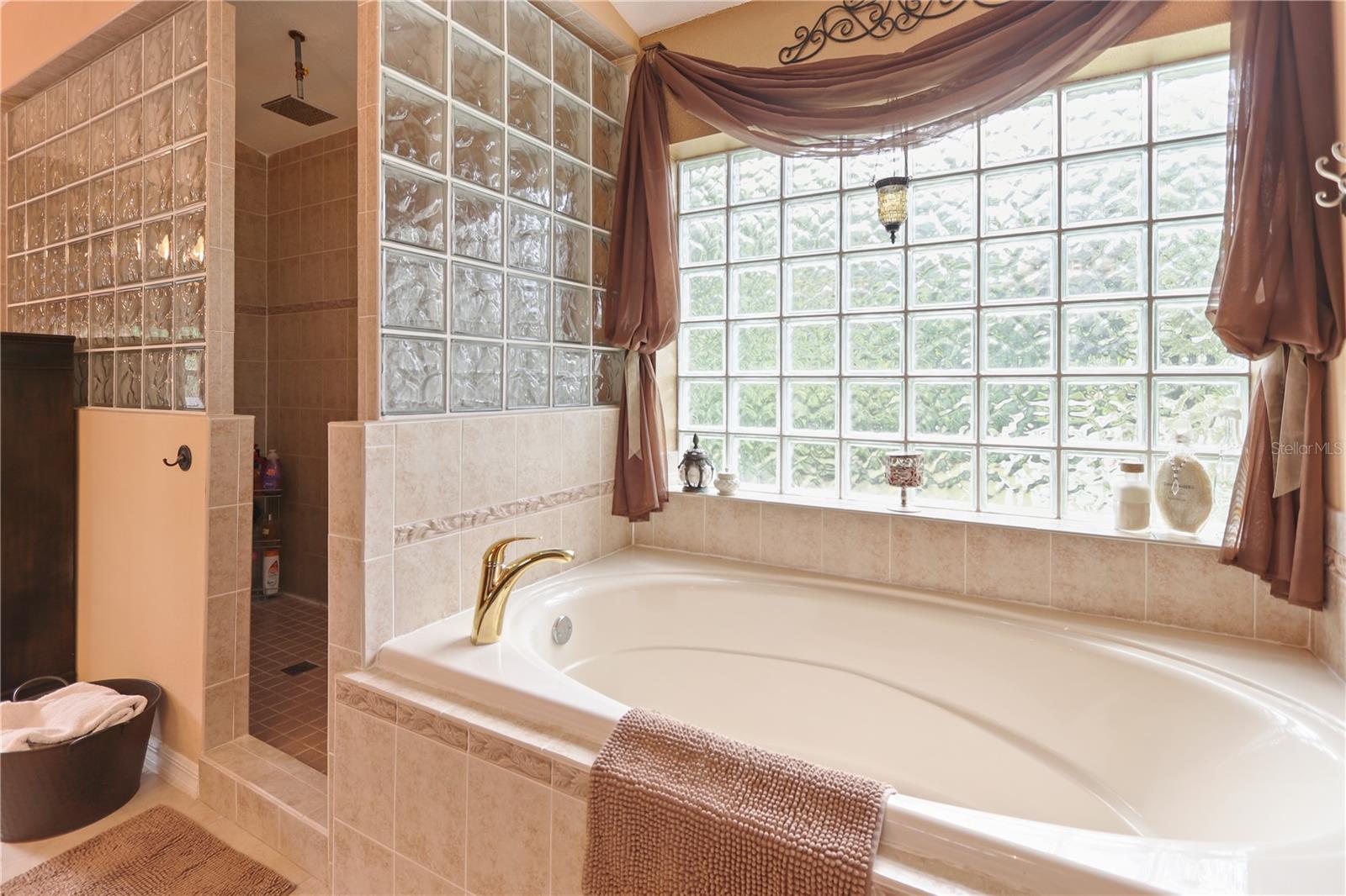 553 QUAIL LAKE DR, DEBARY, FL, 32713