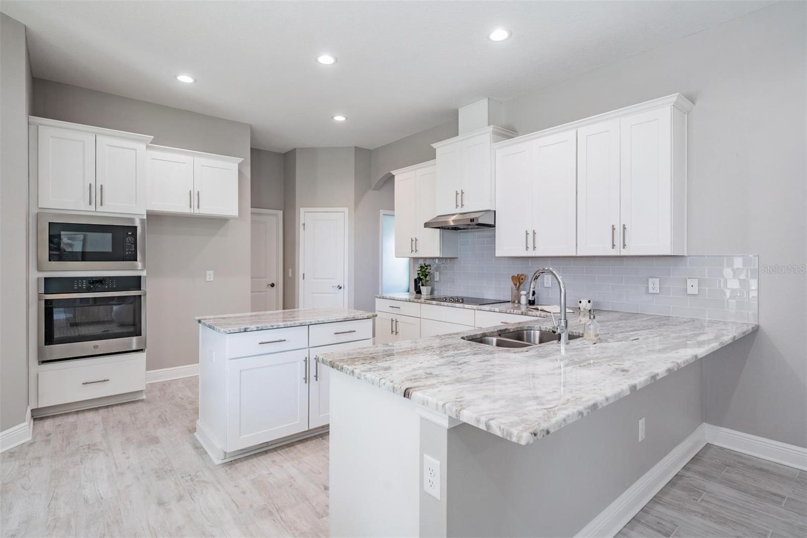 32884 ESTATE GARDEN DR, WESLEY CHAPEL, FL, 33545