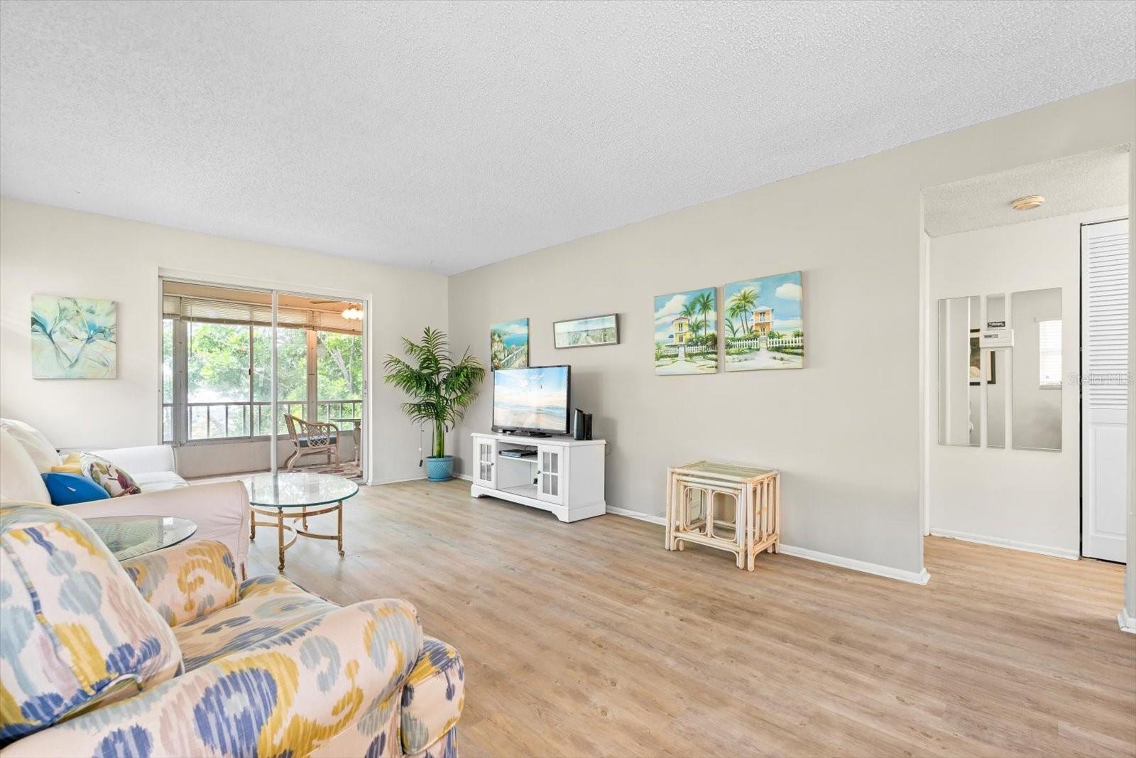 304 47TH AVENUE DR W #307, BRADENTON, FL, 34207