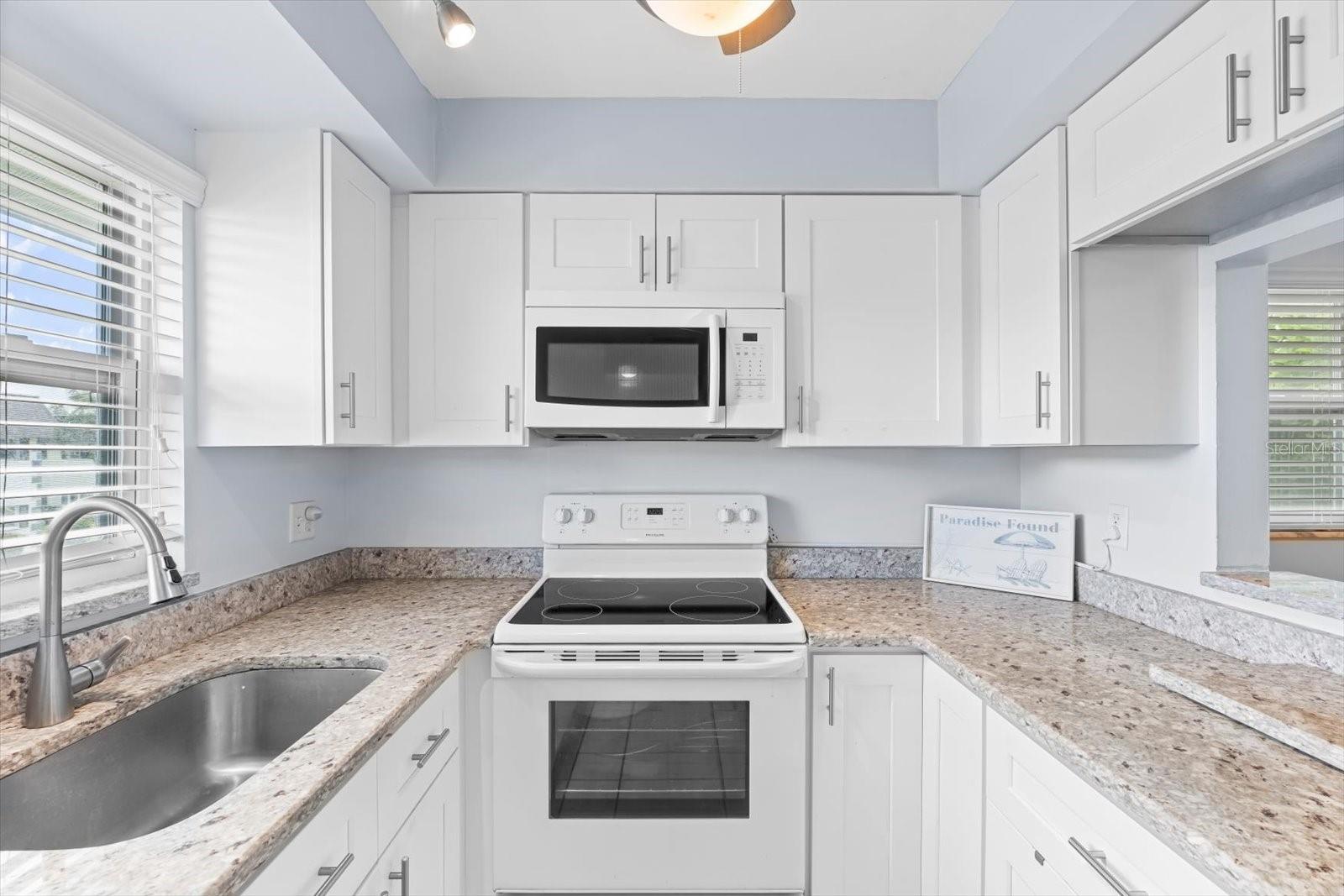 304 47TH AVENUE DR W #307, BRADENTON, FL, 34207