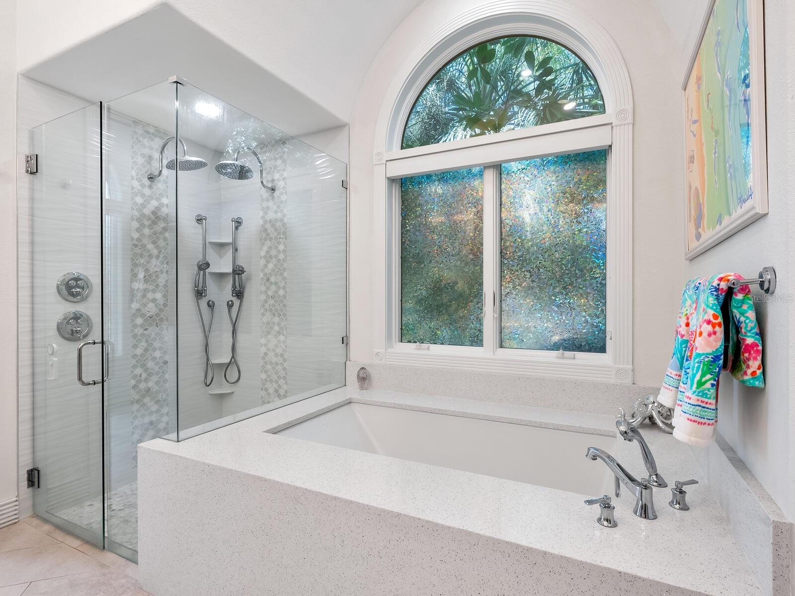 1040 GULF WINDS WAY, NOKOMIS, FL, 34275