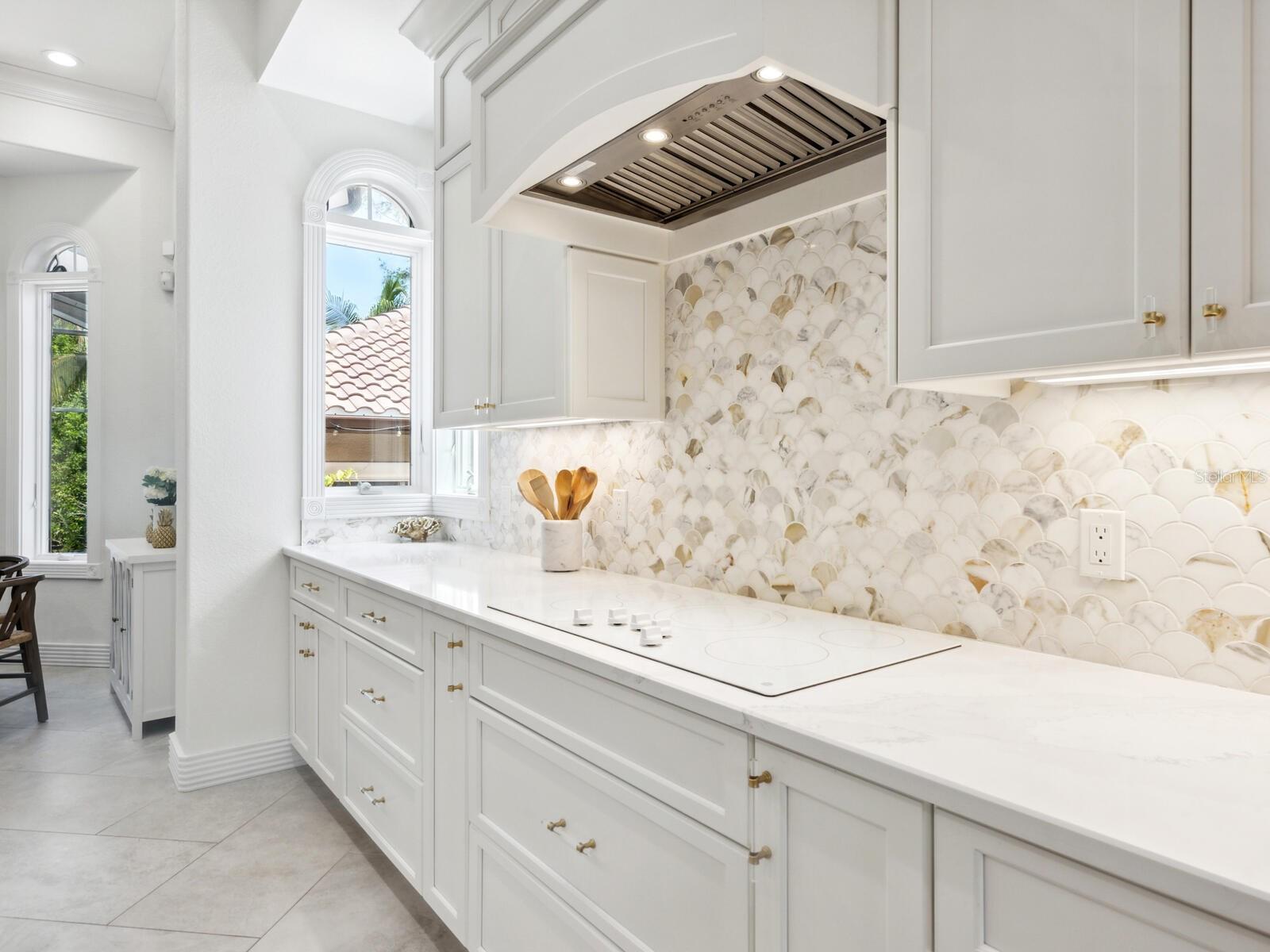 1040 GULF WINDS WAY, NOKOMIS, FL, 34275