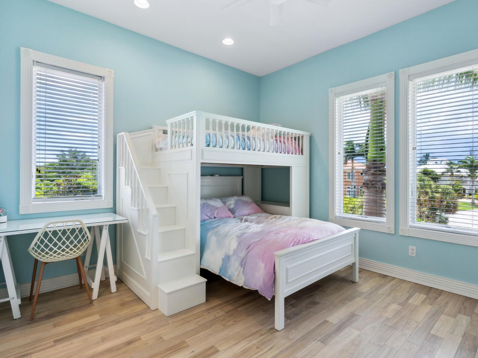 1040 GULF WINDS WAY, NOKOMIS, FL, 34275