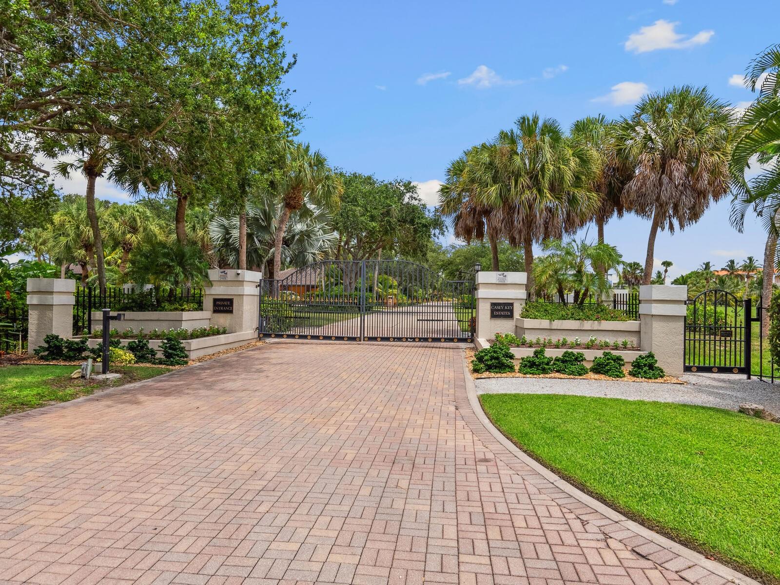 1040 GULF WINDS WAY, NOKOMIS, FL, 34275