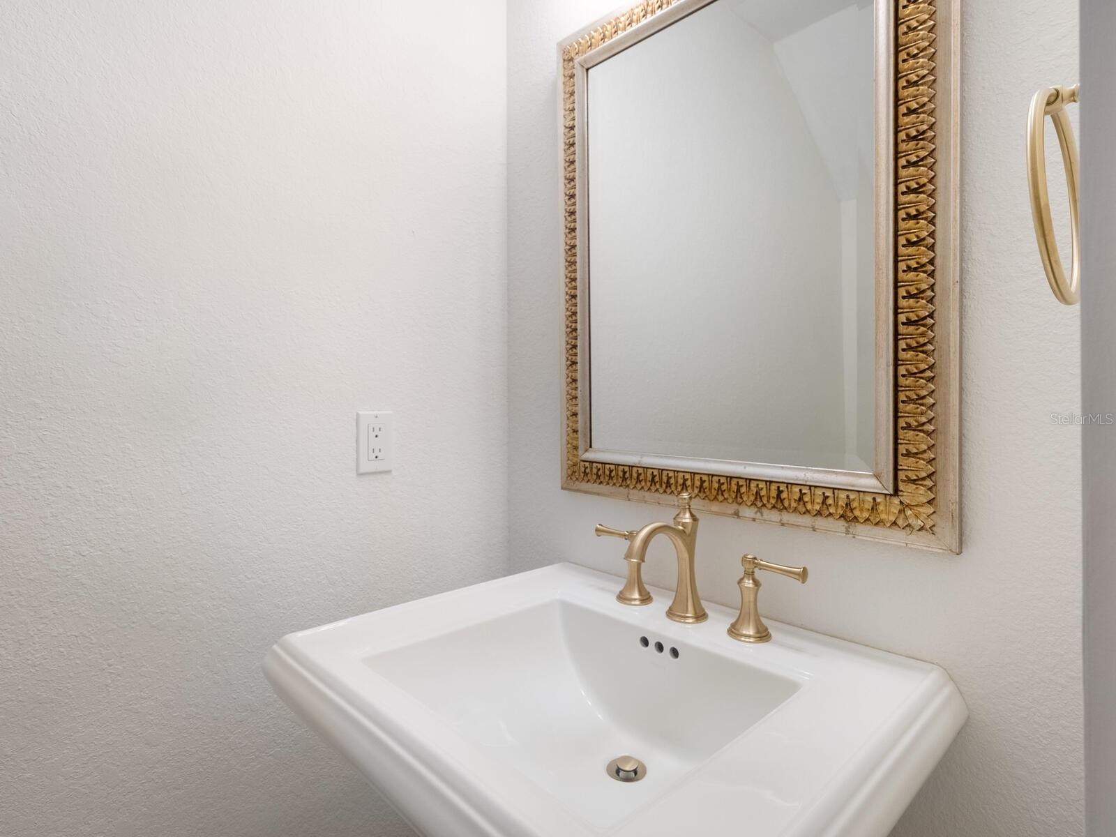1040 GULF WINDS WAY, NOKOMIS, FL, 34275