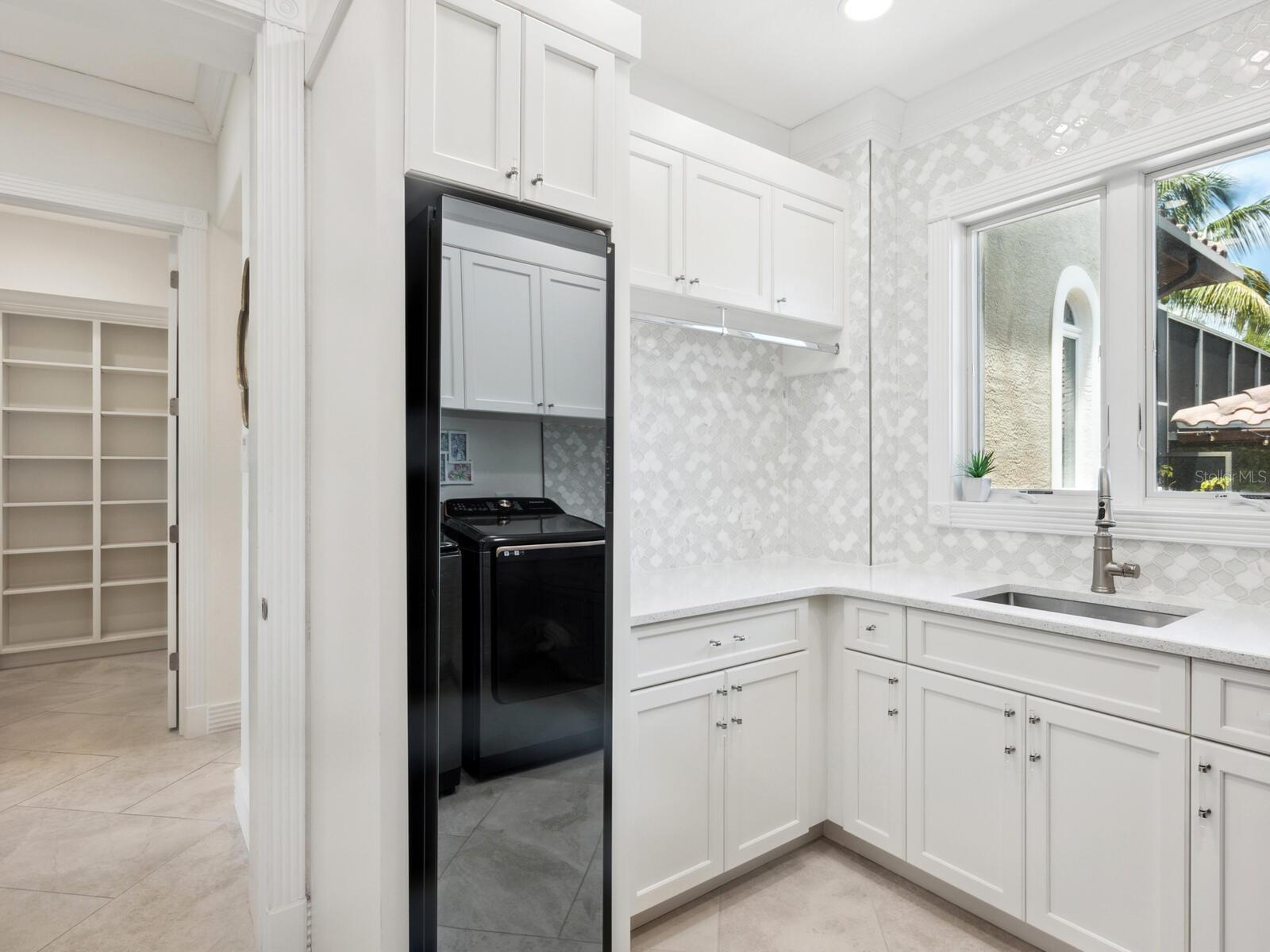 1040 GULF WINDS WAY, NOKOMIS, FL, 34275