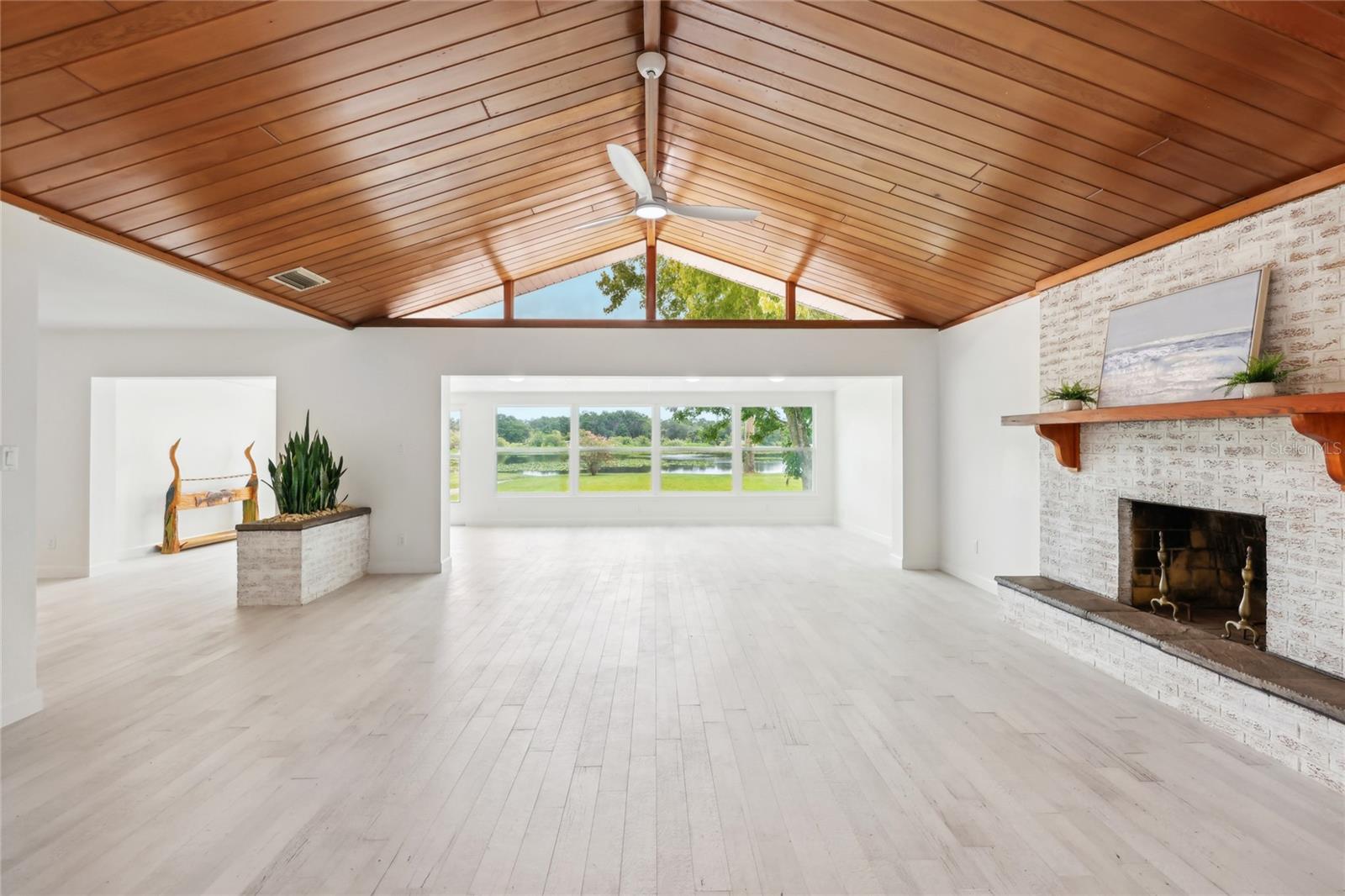 1553 LAKESIDE DR, DELAND, FL, 32720